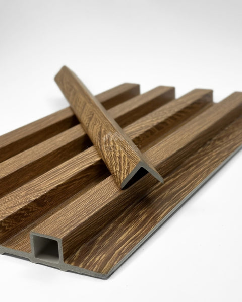 Lambrín Interior.  - Cedro. Caja con 10 Piezas