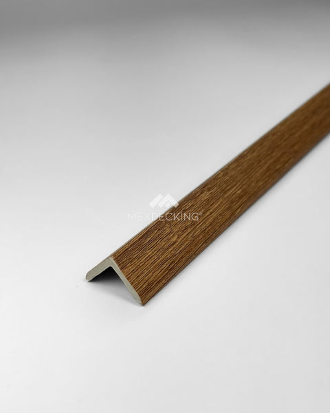 Esquinero Interior 2cmX2.90m. -Cedro