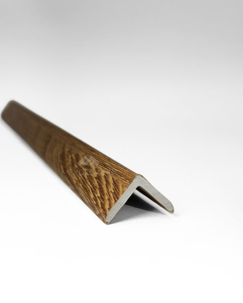 Esquinero Interior 2cmX2.90m. -Cedro