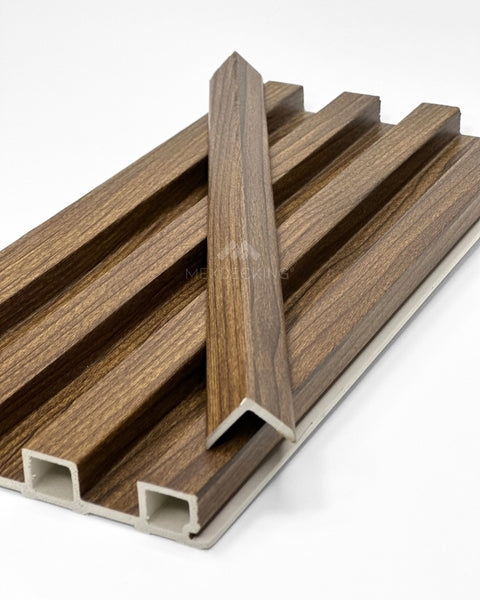 Lambrín Interior. - Nogal Claro. Caja con 10 Piezas